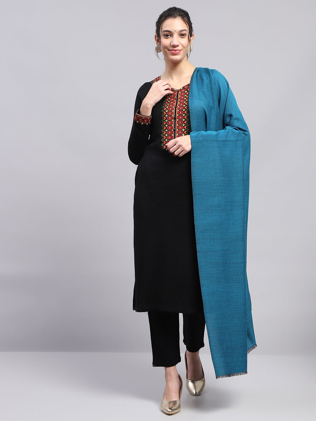 Women Blue Solid Reversible Shawl