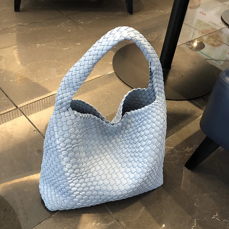 Women's Pu Leather Solid Color Classic Style Weave Bucket Magnetic Buckle Shoulder Bag