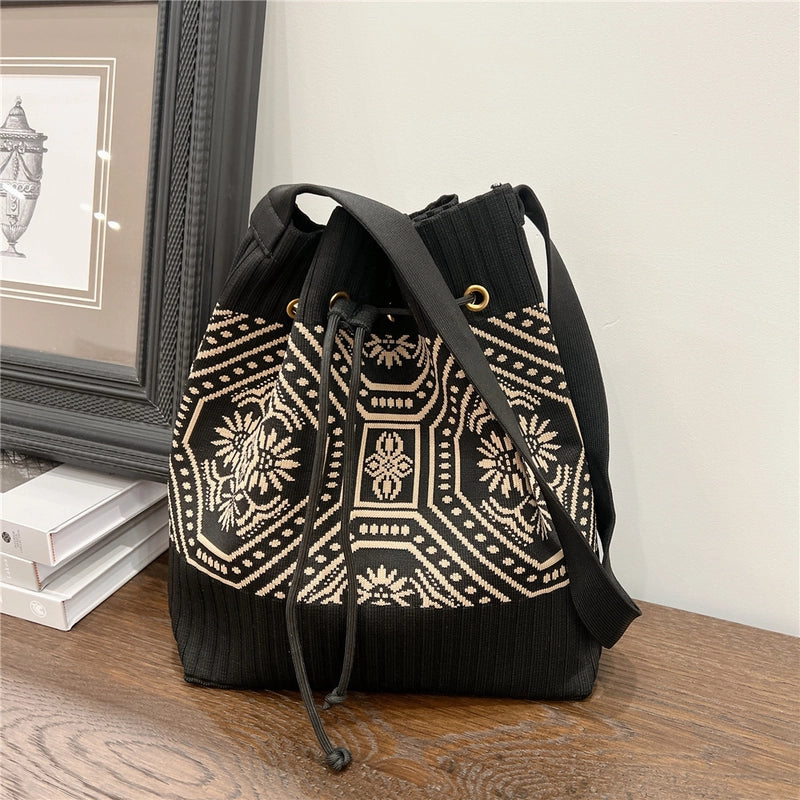 Women's Medium Knit Geometric Vintage Style Classic Style String Tote Bag