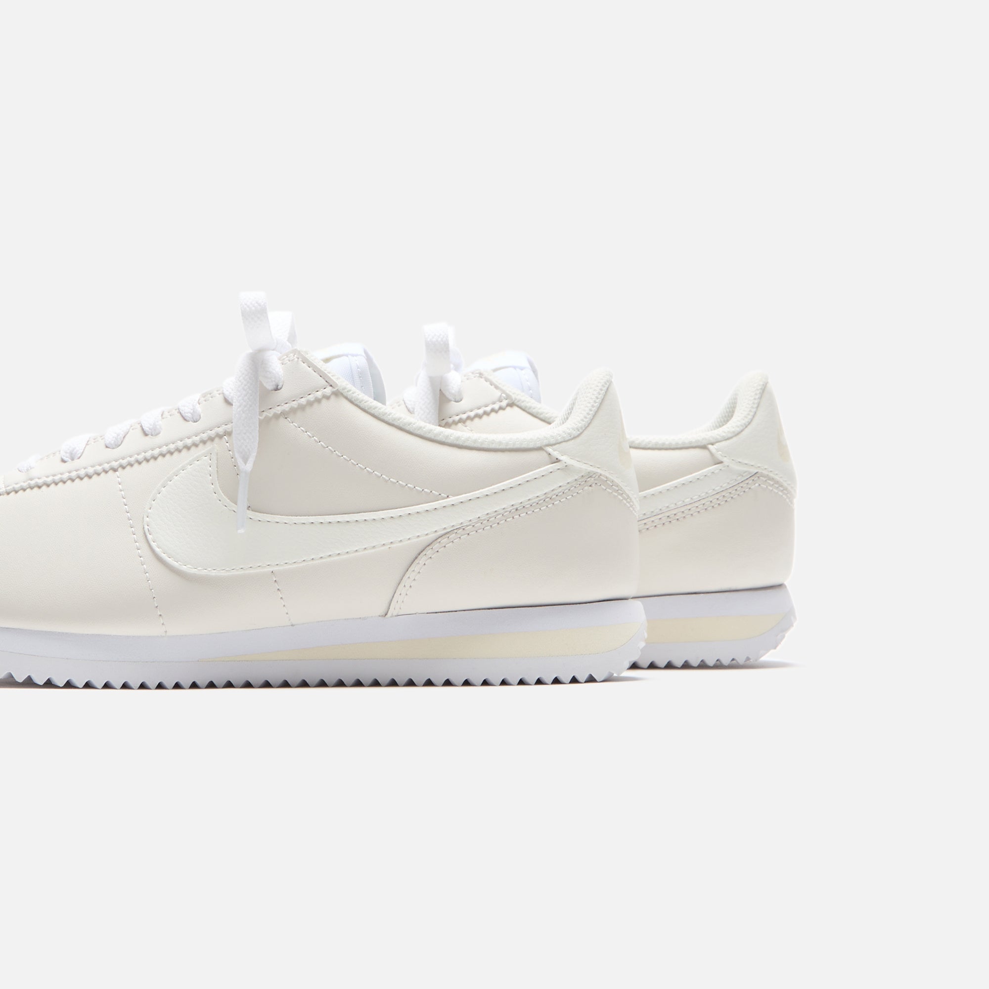 Nike WMNS Nike Cortez - Phantom / Sail / Coconut Milk / White