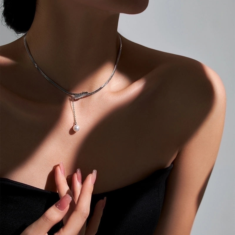 Elegant Solid Color Copper Inlay Rhinestones Pendant Necklace