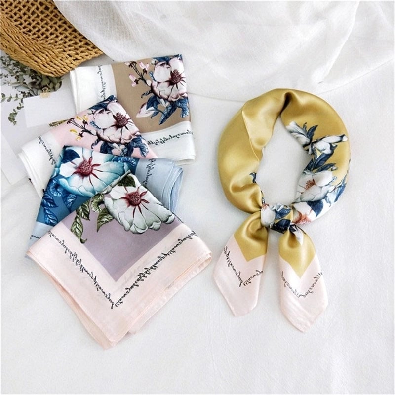 Women's Minimalist Printing Satin Silk Scarf