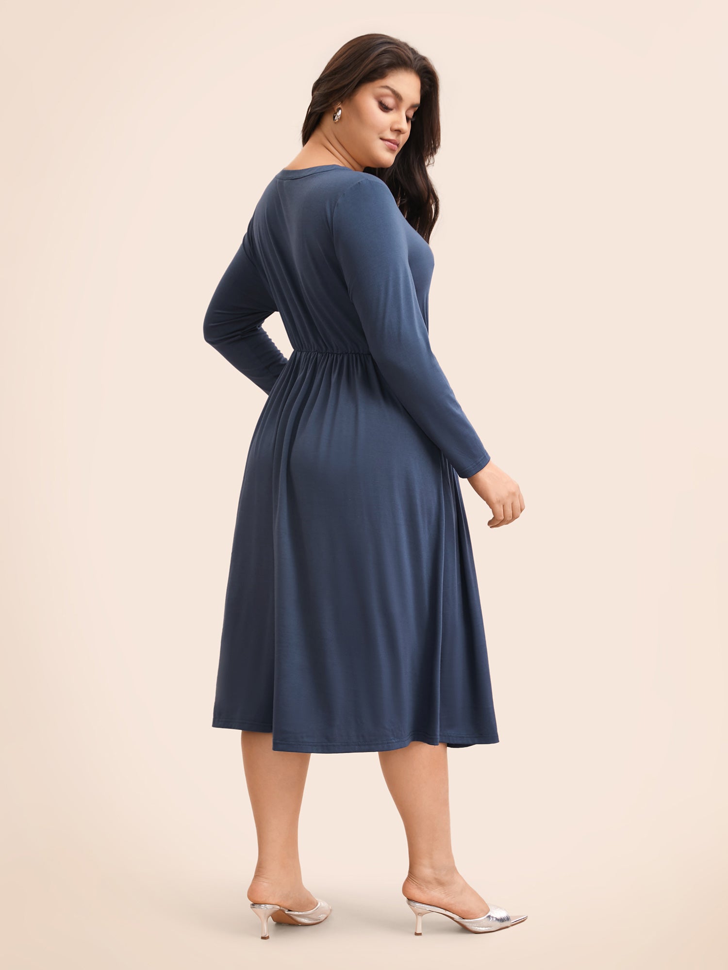 Plain Keyhole Pleated Midi Dress
