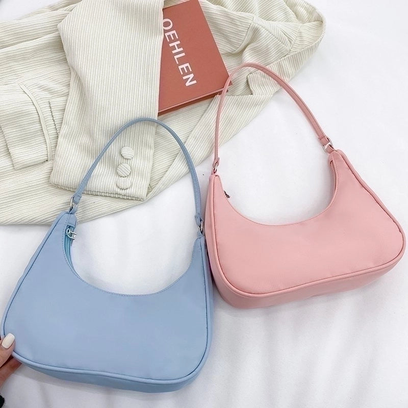 Women's Medium Nylon Solid Color Fashion Dumpling Shape Zipper Crossbody Bag