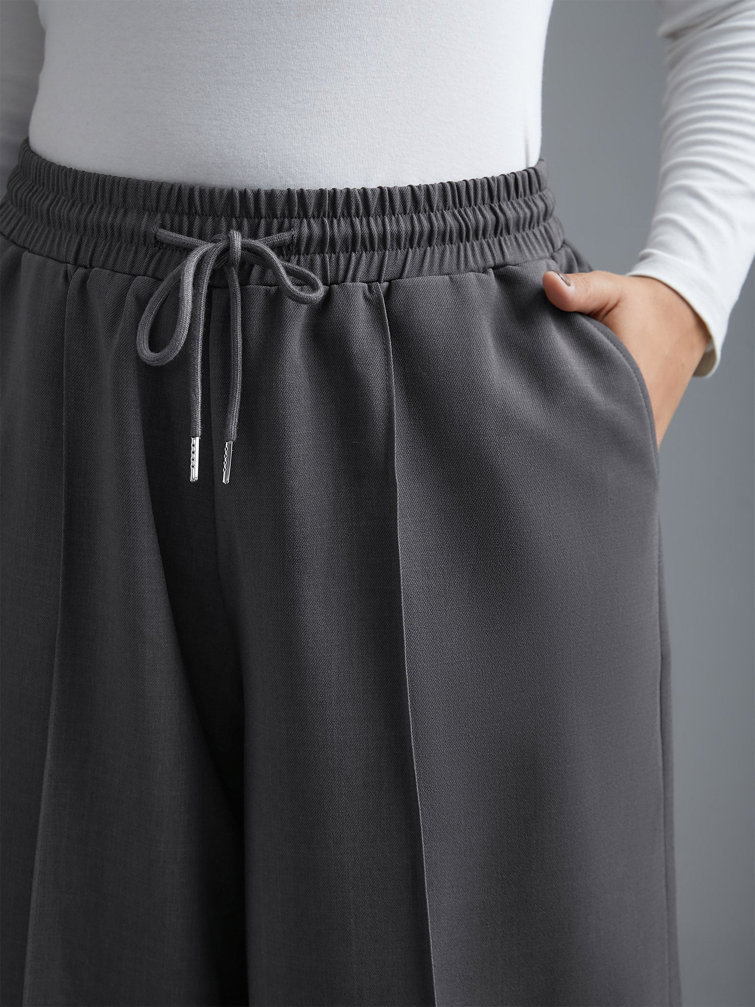 Elastic Waist Plicated Detail Slant Pocket Pants