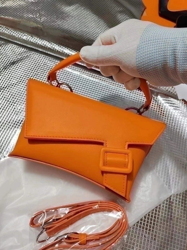 Women's Pu Leather Solid Color Classic Style Magnetic Buckle Shoulder Bag