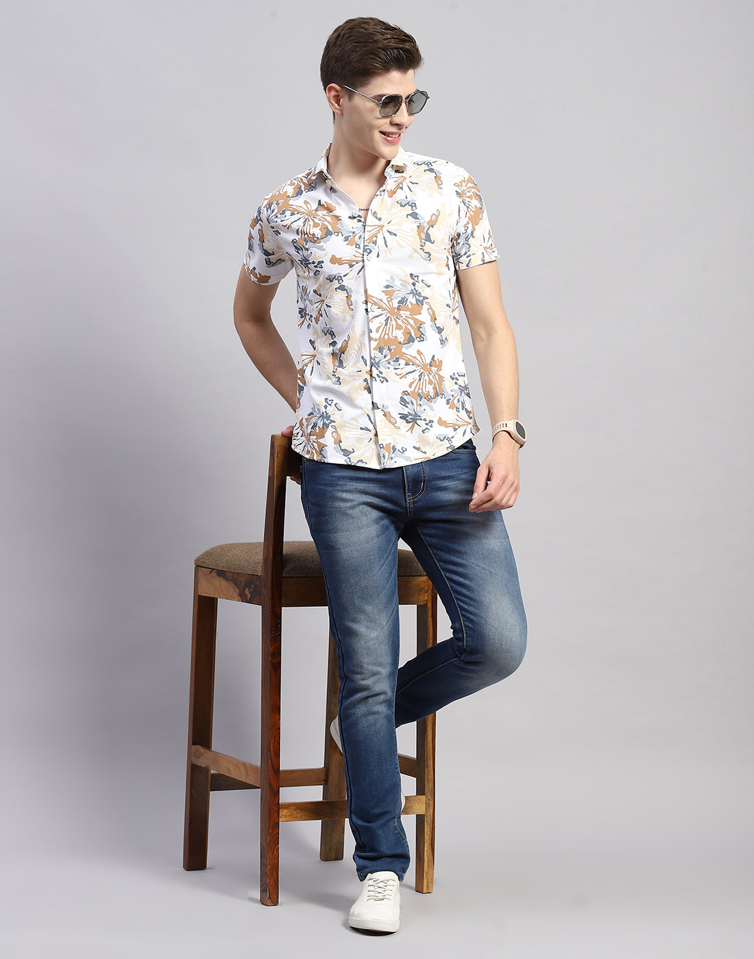 Men White Floral Print Collar Half Sleeve Shirt