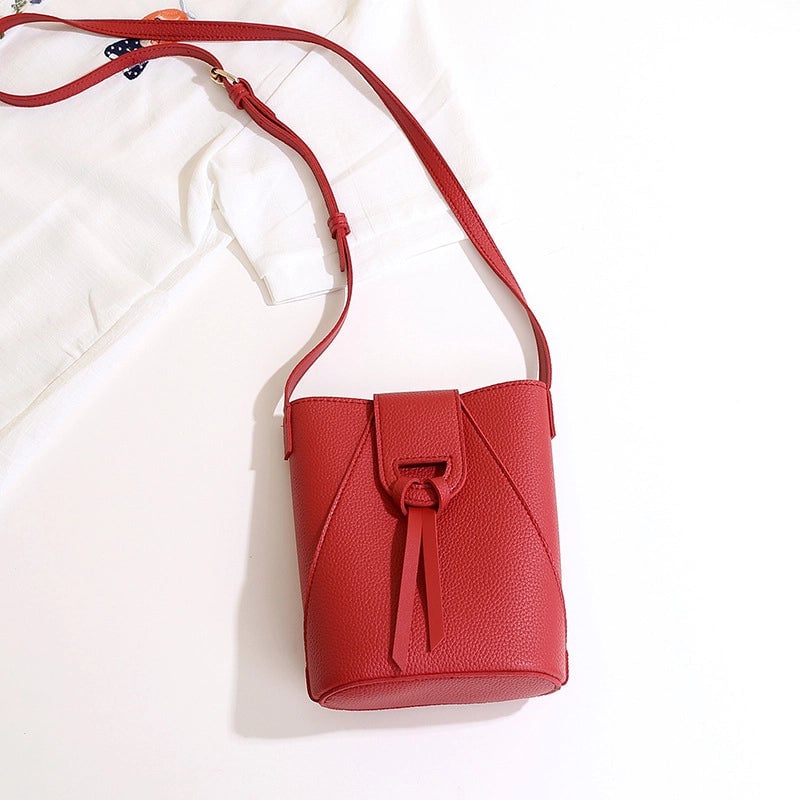 Women's Pu Leather Solid Color Basic Bucket Magnetic Buckle Phone Wallets