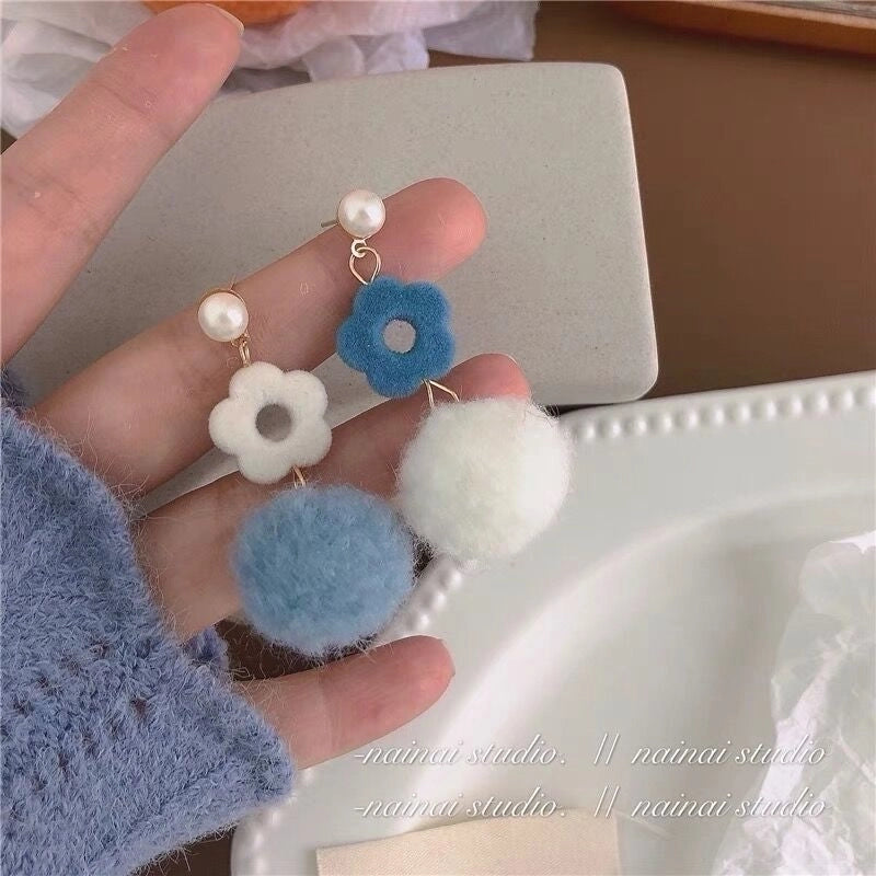 Retro Heart Shape Flower Bow Knot Flocking Inlay Artificial Pearls Rhinestones Women's Earrings 1 Pair