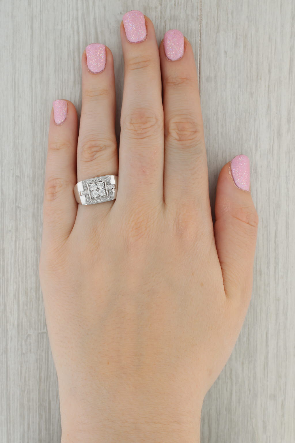 0.20ctw Diamond Cluster Ring 10k White Gold Size 8.5