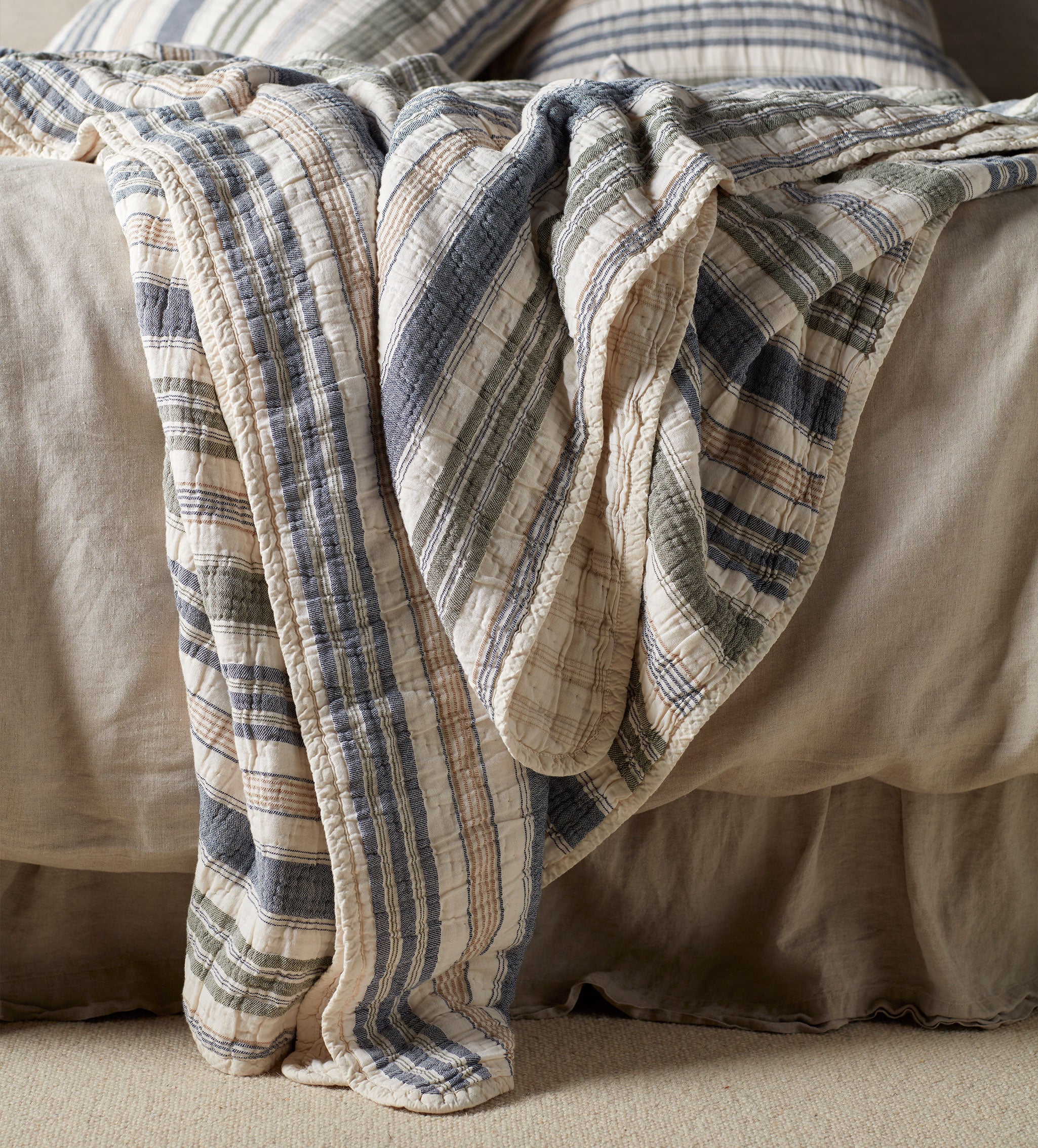 Magnus 100% Cotton Quilted Throw