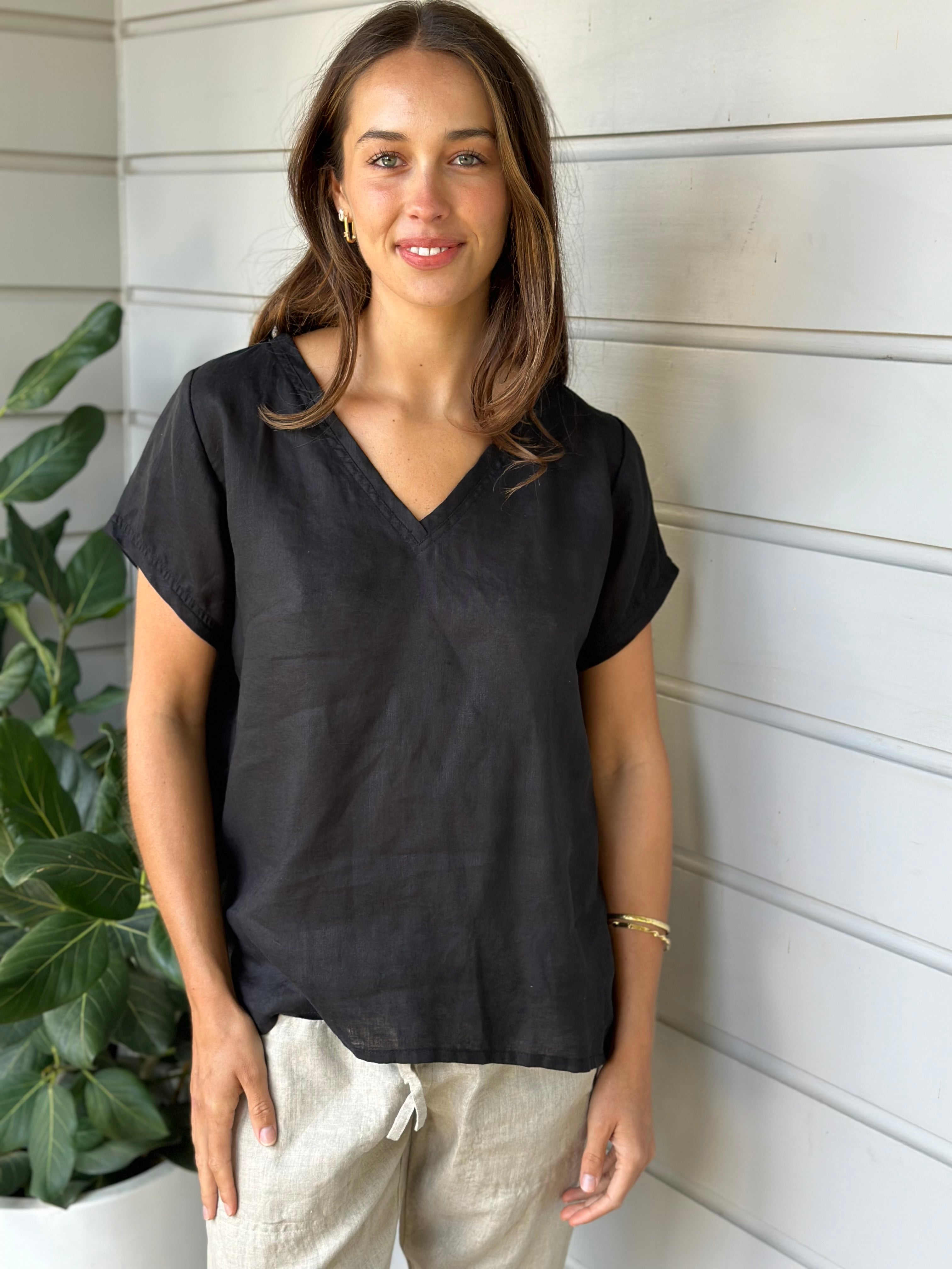 ellie v neck -black linen