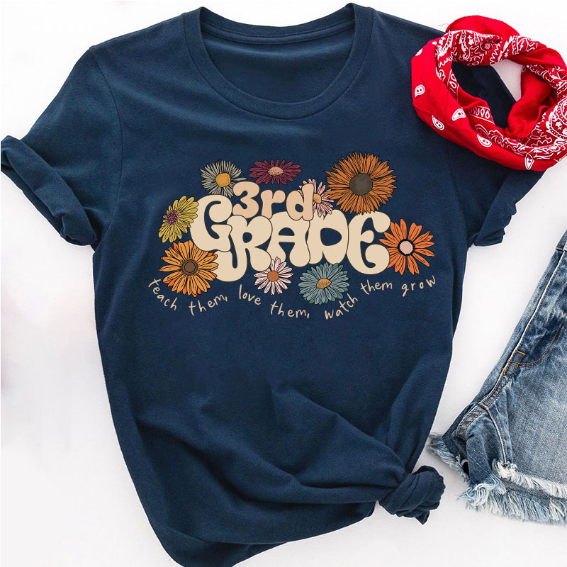 Personalized Retro Daisy Grade Teacher T-Shirt