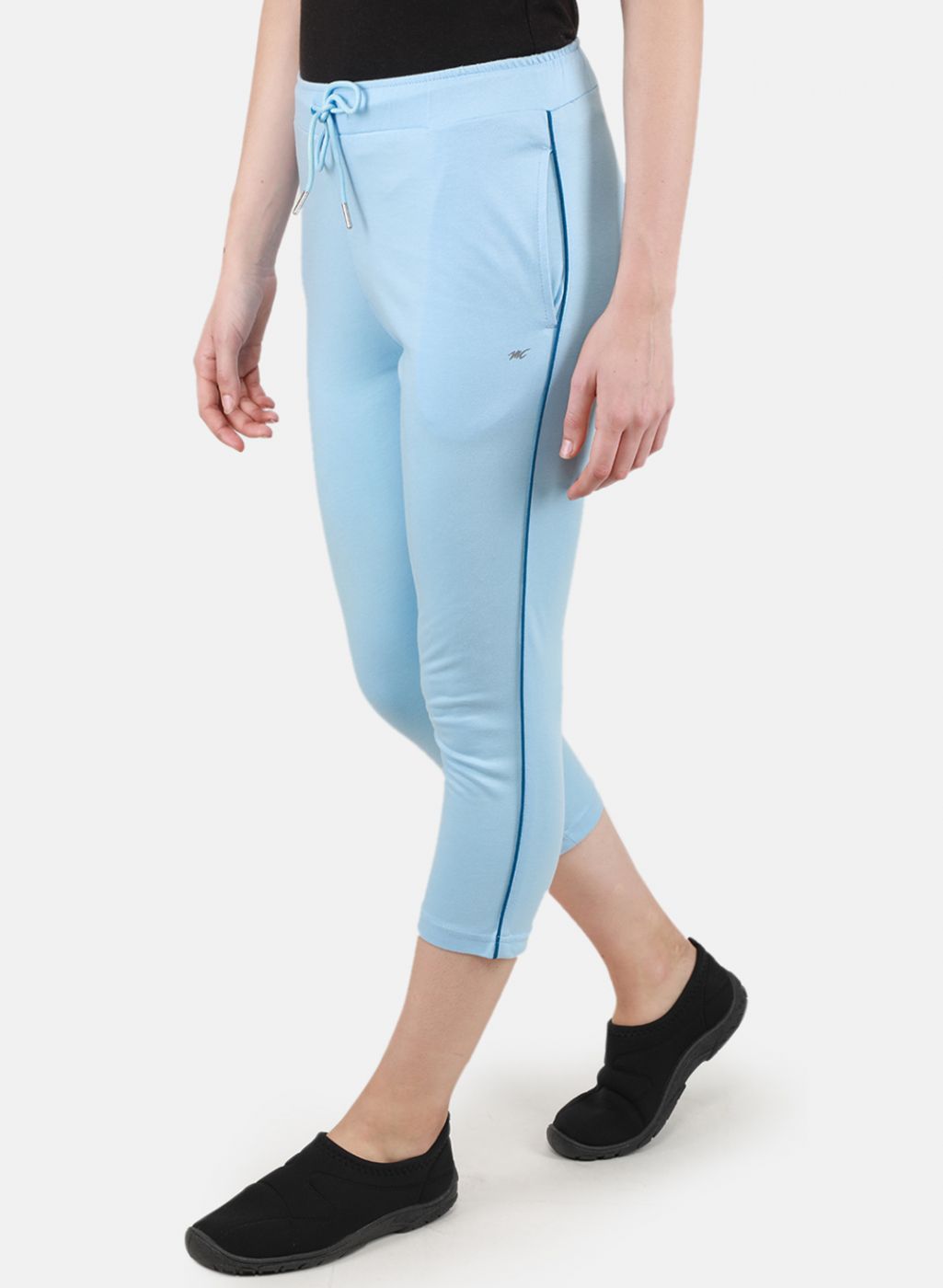 Women Sky Blue Solid Capri