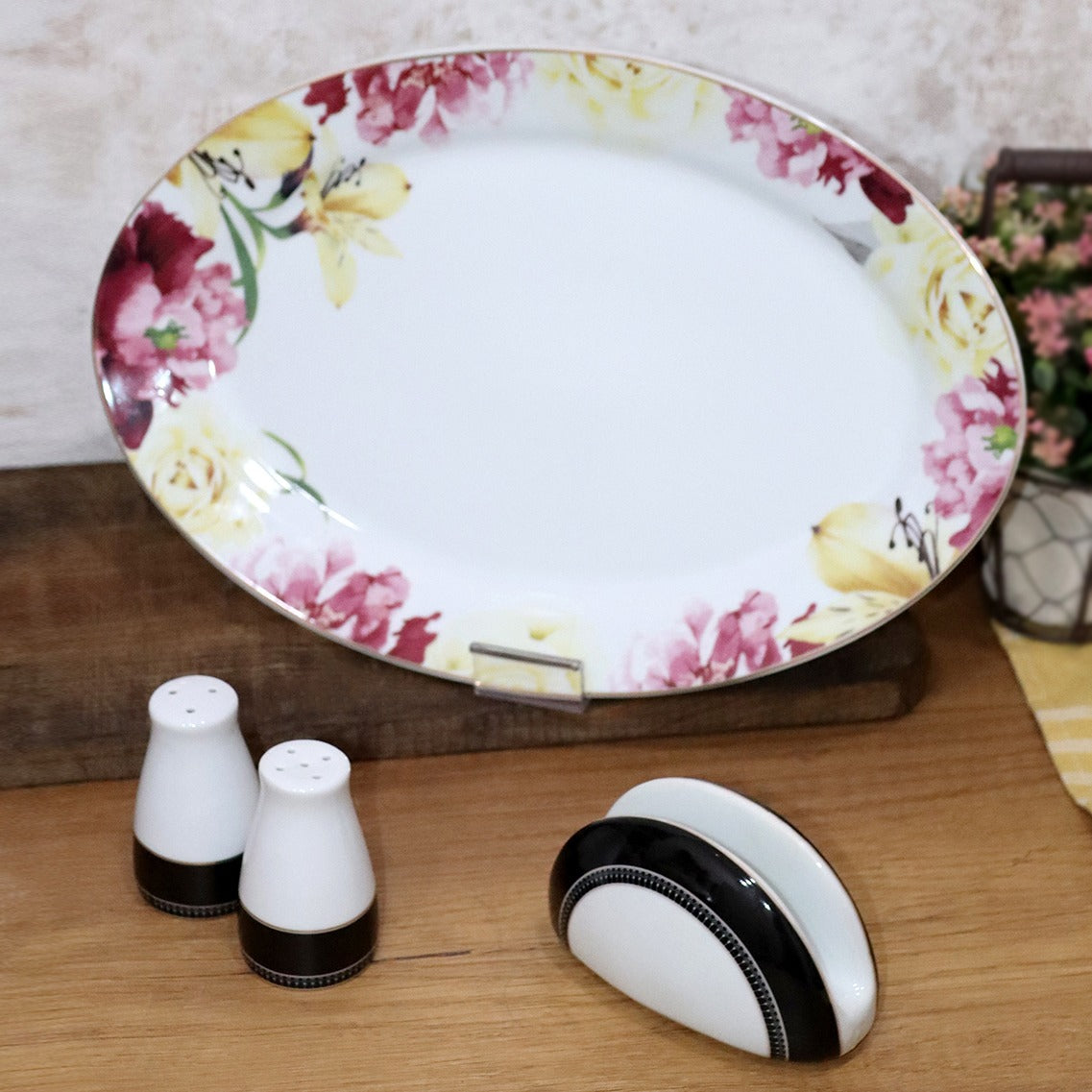 Black Flowers Full Kitchenware Set (72pcs)