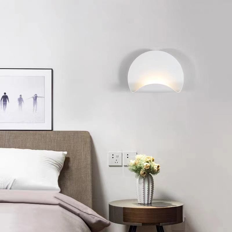 Corinth | Minimalist Wall Lamp