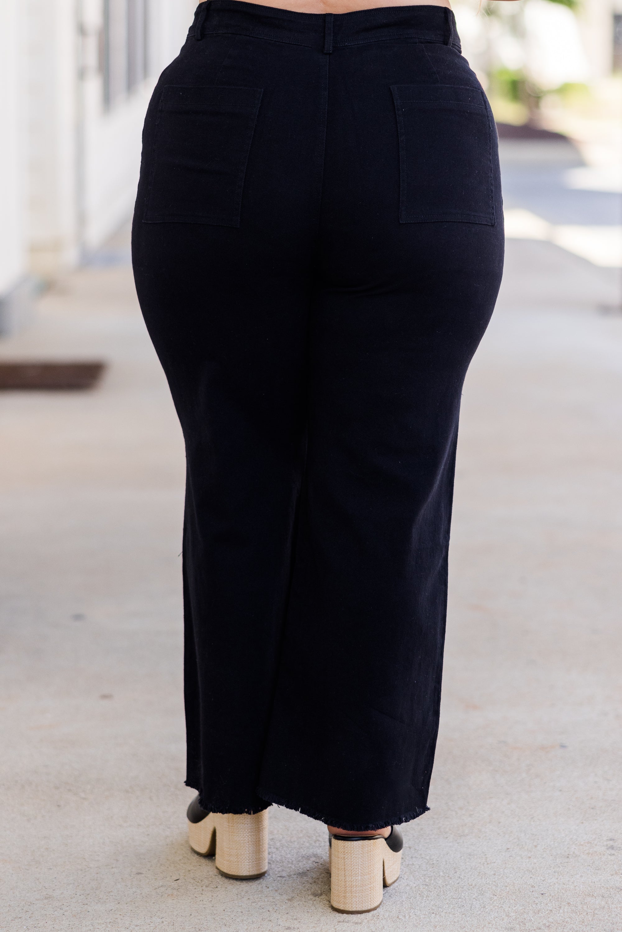 Girl On The Go Jeans. Black