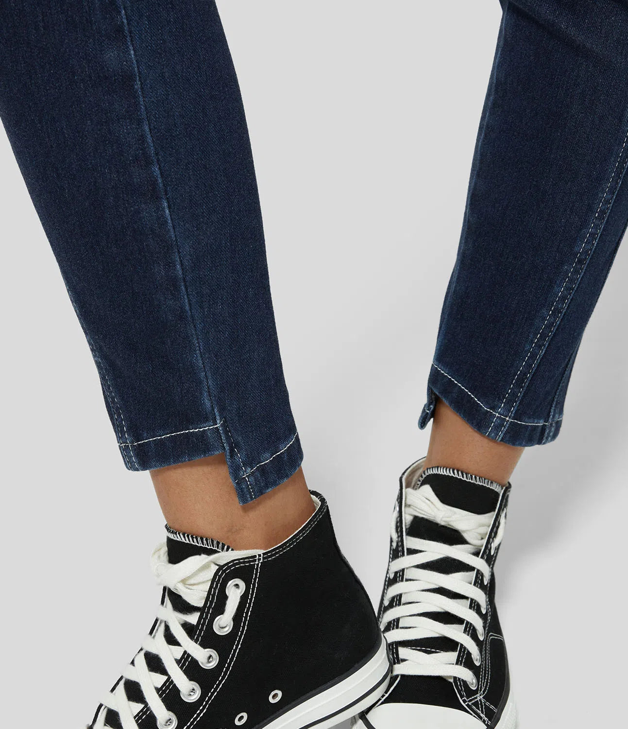 Mid Rise Button Zipper Multiple Pockets Stretchy Knit Casual Skinny Jeans