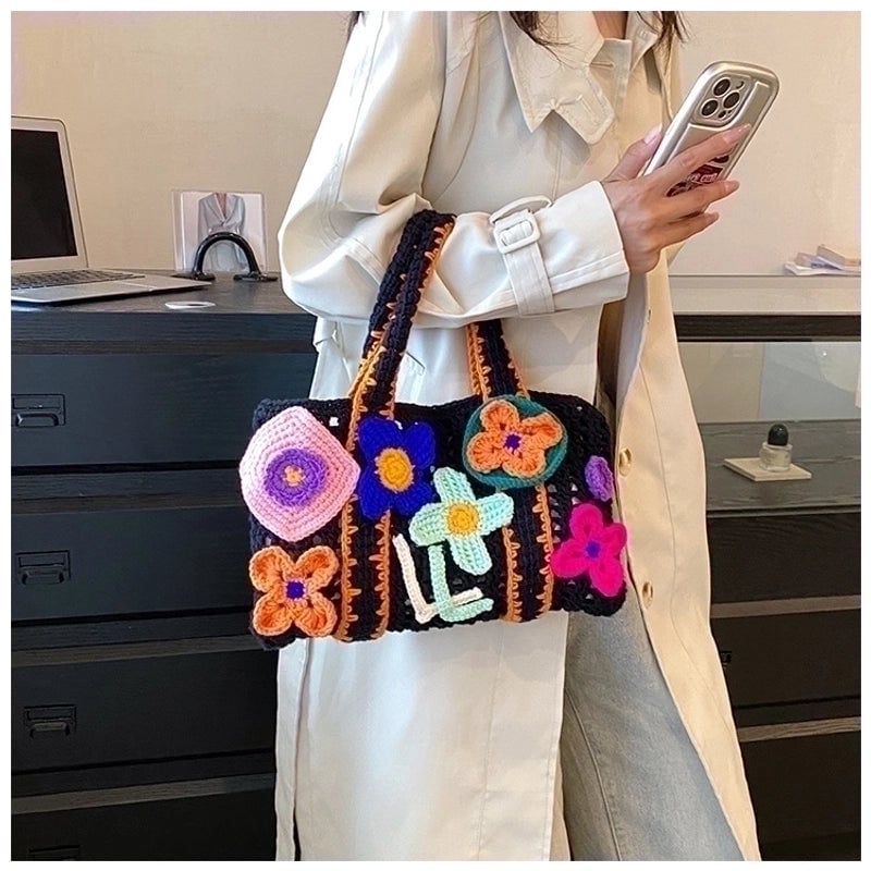 Women's Medium Knit Flower Streetwear Square Open Straw Bag