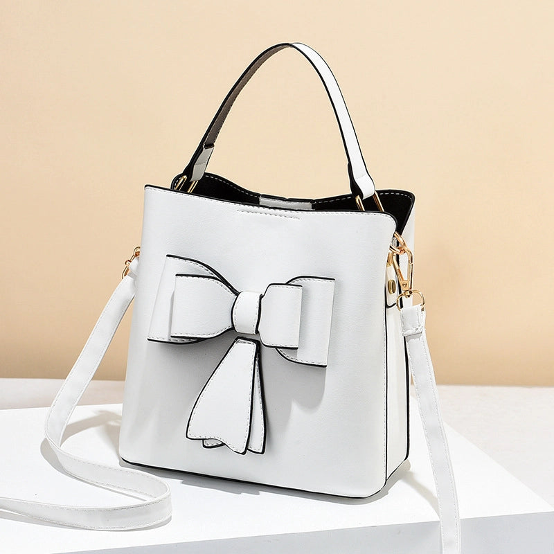 Women's Medium Pu Leather Solid Color Basic Classic Style Square Zipper Crossbody Bag
