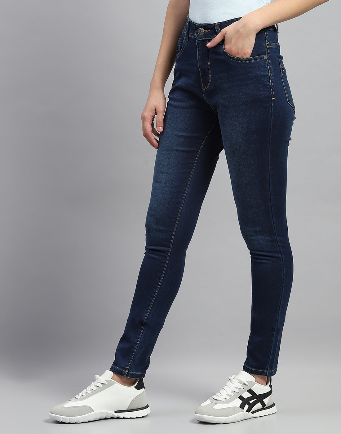 Women Dark Blue Light Wash Slim Fit Denim