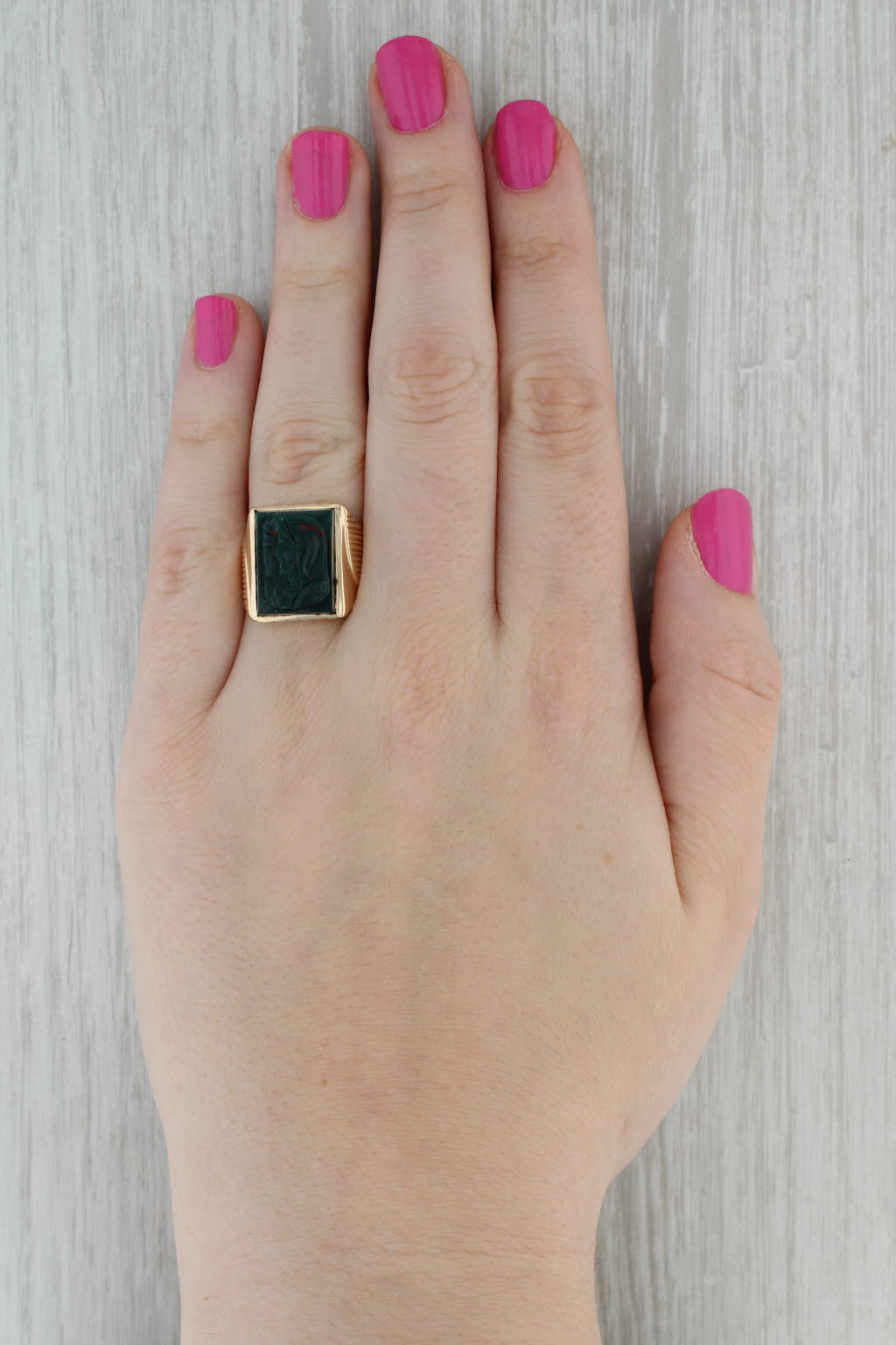 Vintage Bloodstone Carved Soldier Cameo Ring 10k Yellow Gold Size 8.5