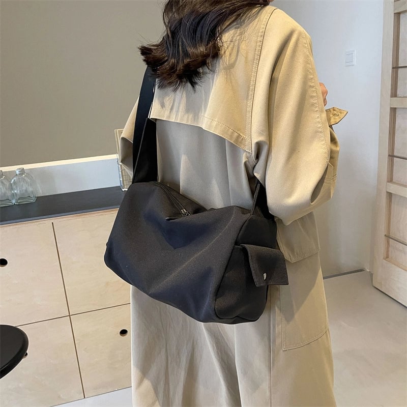 Women's Medium Cloth Solid Color Basic Zipper Crossbody Bag