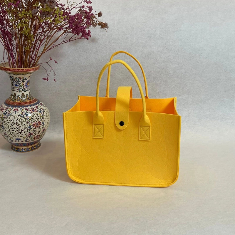 Women's Felt Solid Color Elegant Streetwear Square Buckle Handbag