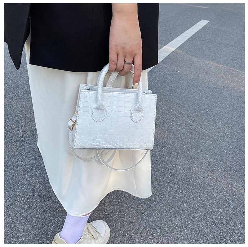 Women's Small Pu Leather Solid Color Streetwear Square Zipper Handbag