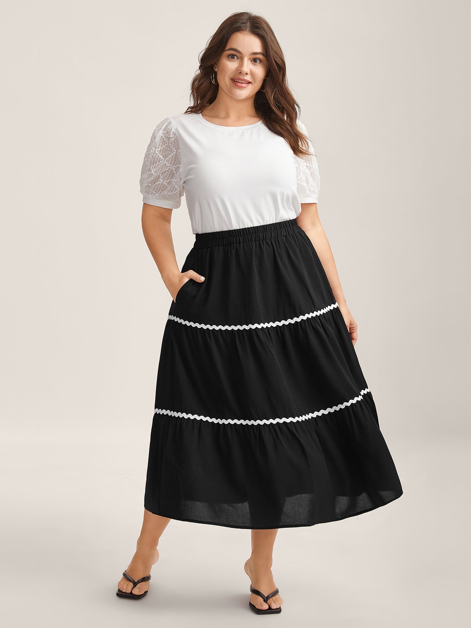 Wavy Lace Trim Tiered Maxi Skirt
