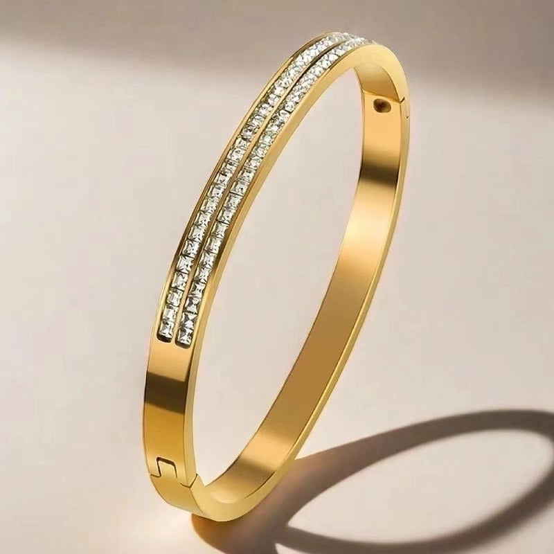 Retro Round Titanium Steel Inlay Zircon Bangle