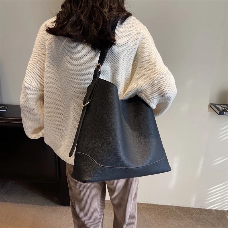Women's Pu Leather Solid Color Basic Classic Style Streetwear Sewing Thread Square Magnetic Buckle Tote Bag
