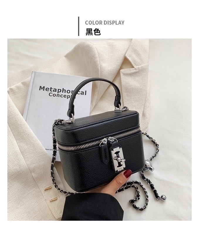 Women's Medium Pu Leather Solid Color Classic Style Square Zipper Shoulder Bag