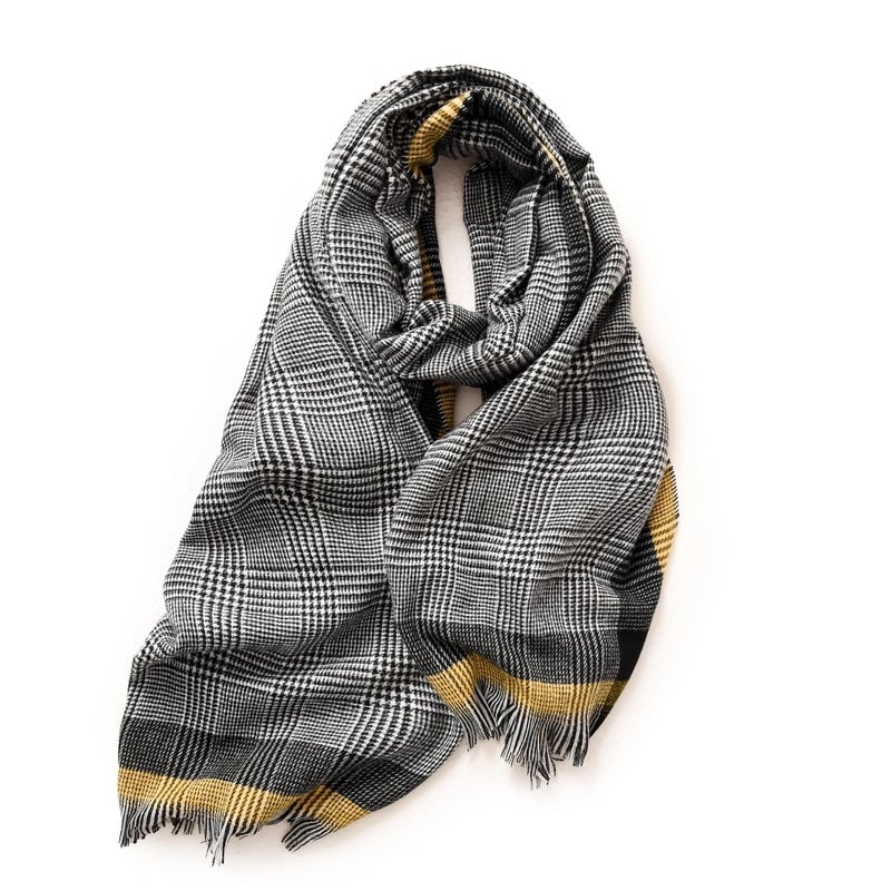 Women's Casual Minimalist Plaid Polyester Scarf
