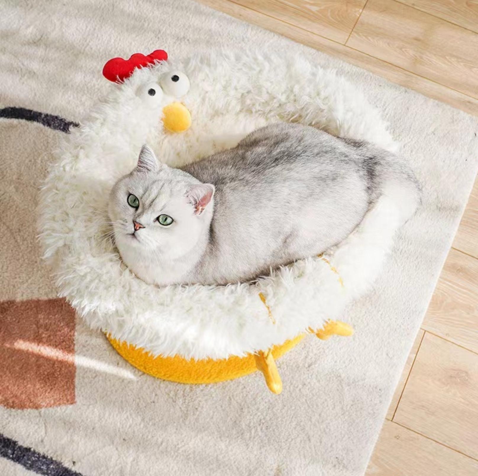 ZeZe Cluck Cat Scratching Post and Cat Bed