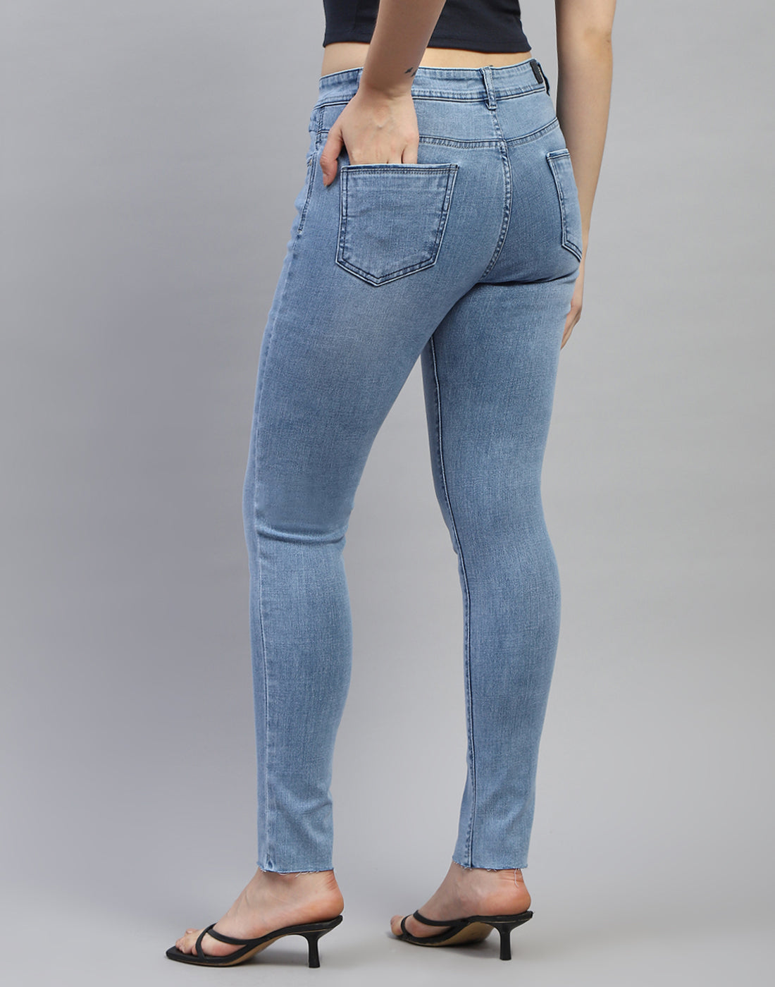 Women Blue Solid Slim Fit Denim