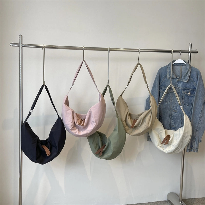 Women's Cloth Solid Color Streetwear Dumpling Shape Zipper Shoulder Bag Crossbody Bag Underarm Bag