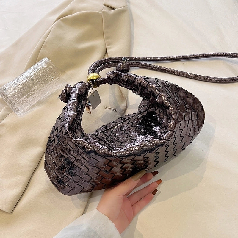 Women's Medium Pu Leather Solid Color Lingge Streetwear Dumpling Shape Zipper Crossbody Bag