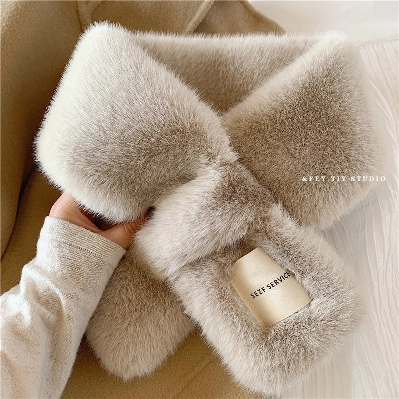 Women's Minimalist Solid Color Imitation Fur Polyester Winter Scarves