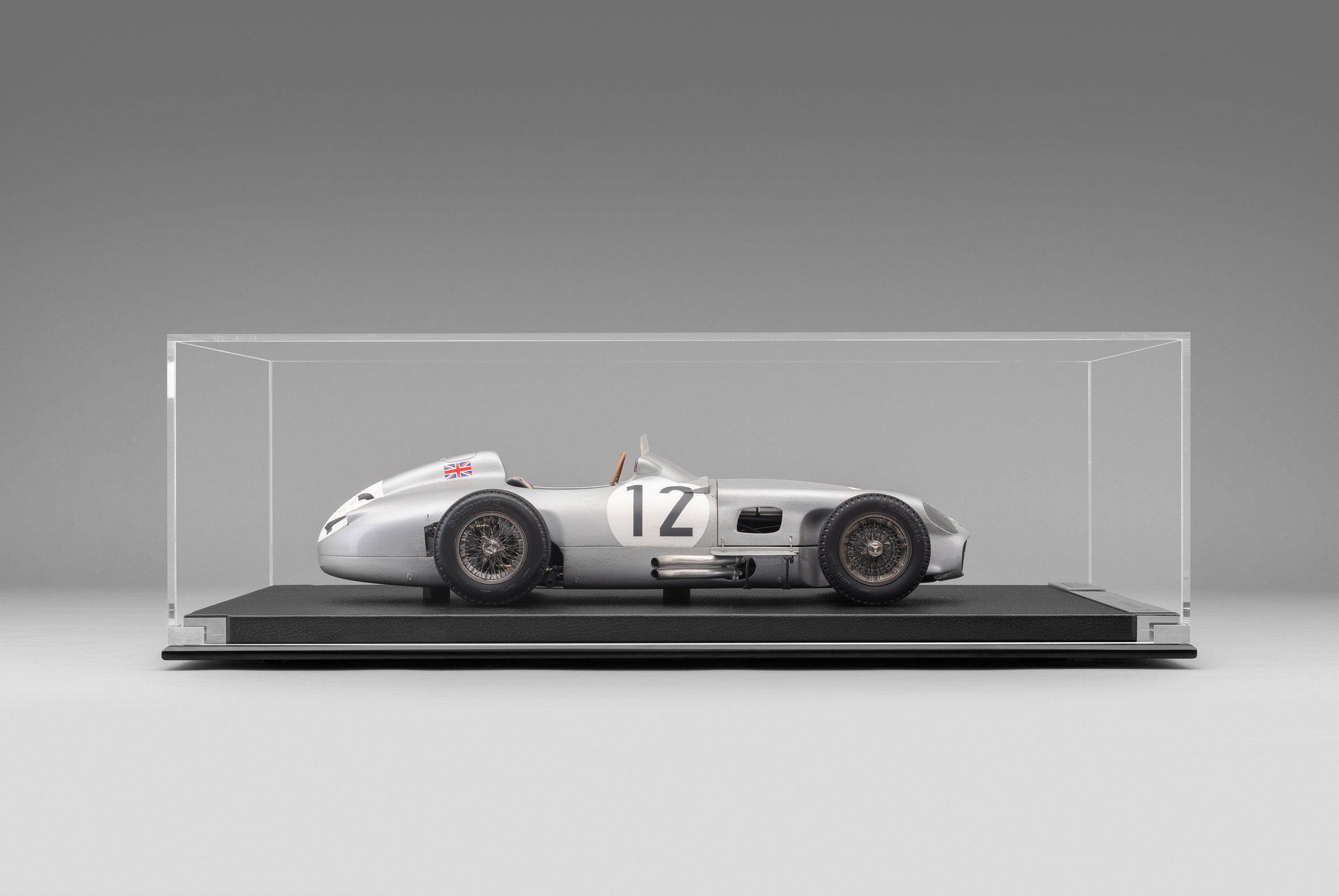 Mercedes-Benz W196 Monoposto - Ganador del GP de Gran Bretaña de 1955 - Moss - Carrera desgastada