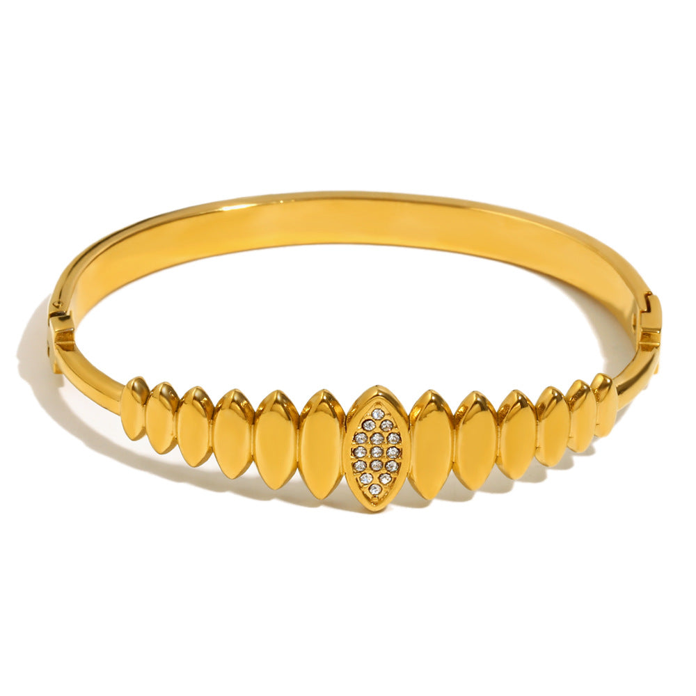 Versatile Fashion Bracelet Stainless Steel 18K Gold Plated Love Chain Water Drop Arrangement Buckle Bracelet For Women