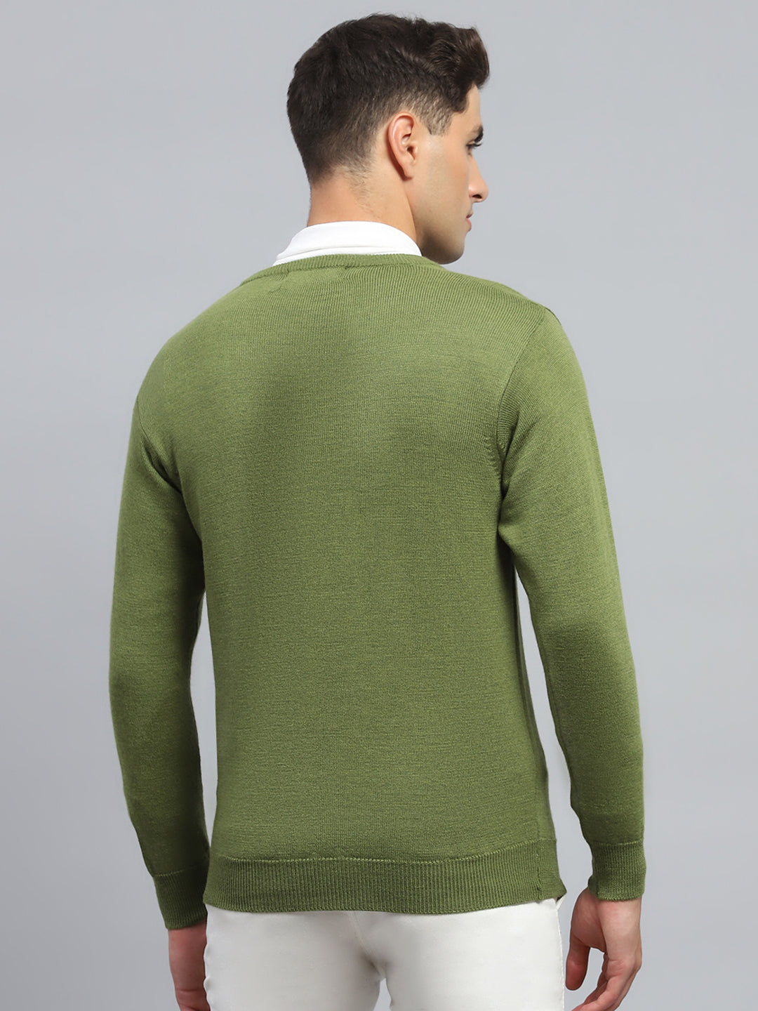 Men Green Solid V Neck Full Sleeve Pullover