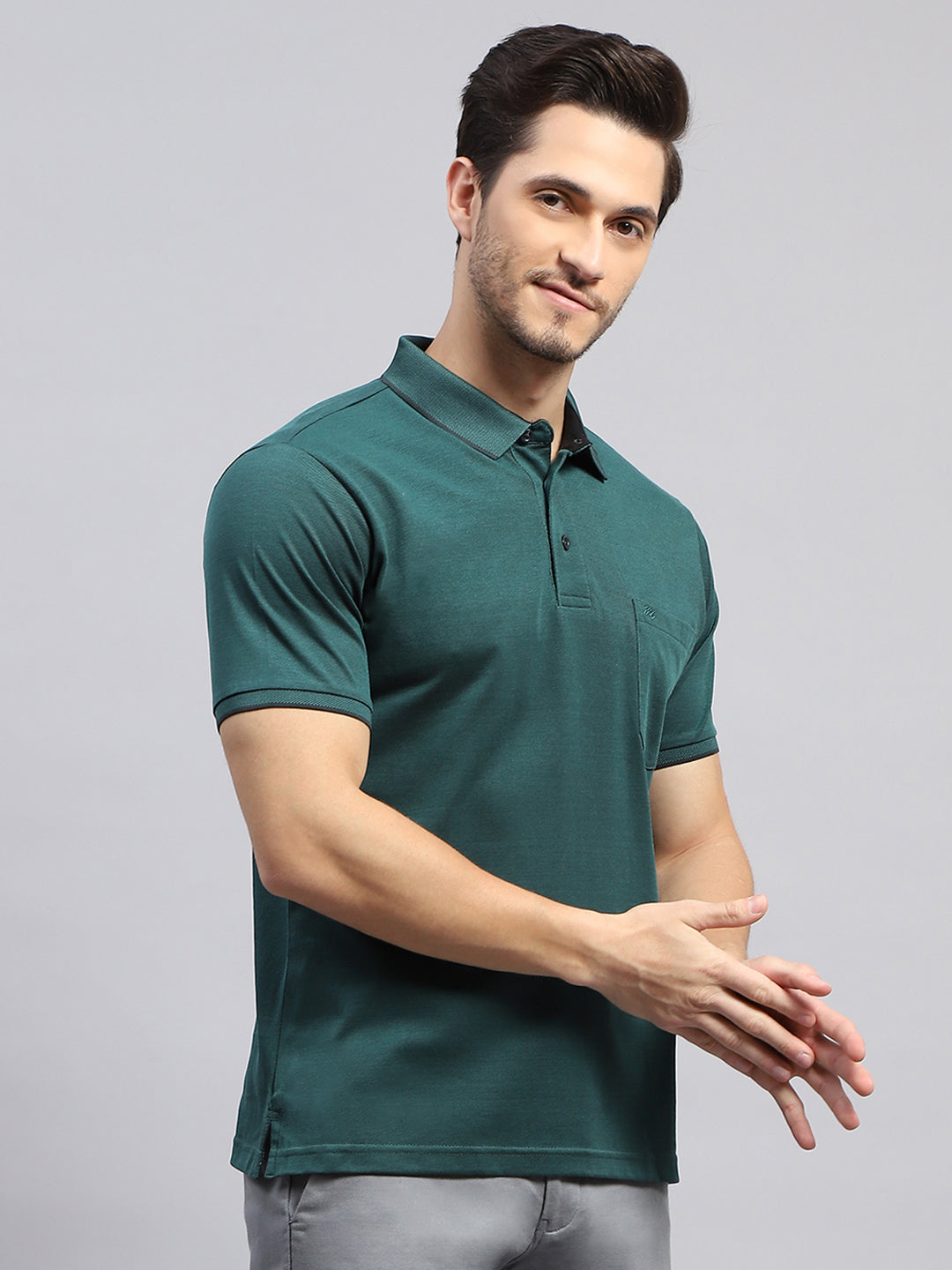 Men Green Solid Collar Half Sleeve T-Shirt