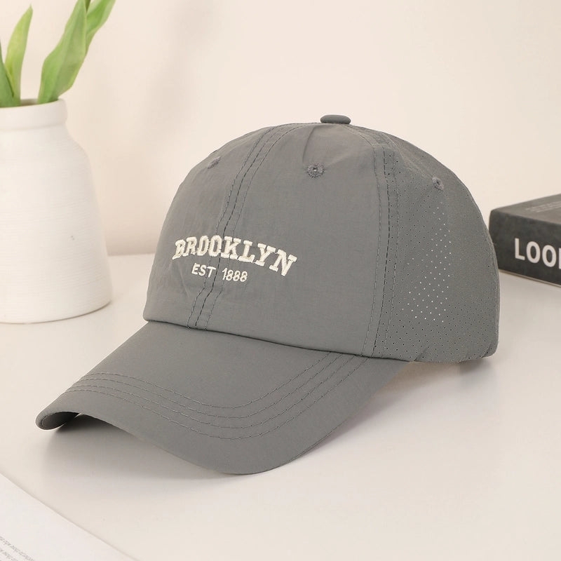 Unisex Minimalist Classic Style Sports Letter Embroidery Wide Eaves Curved Eaves Baseball Cap