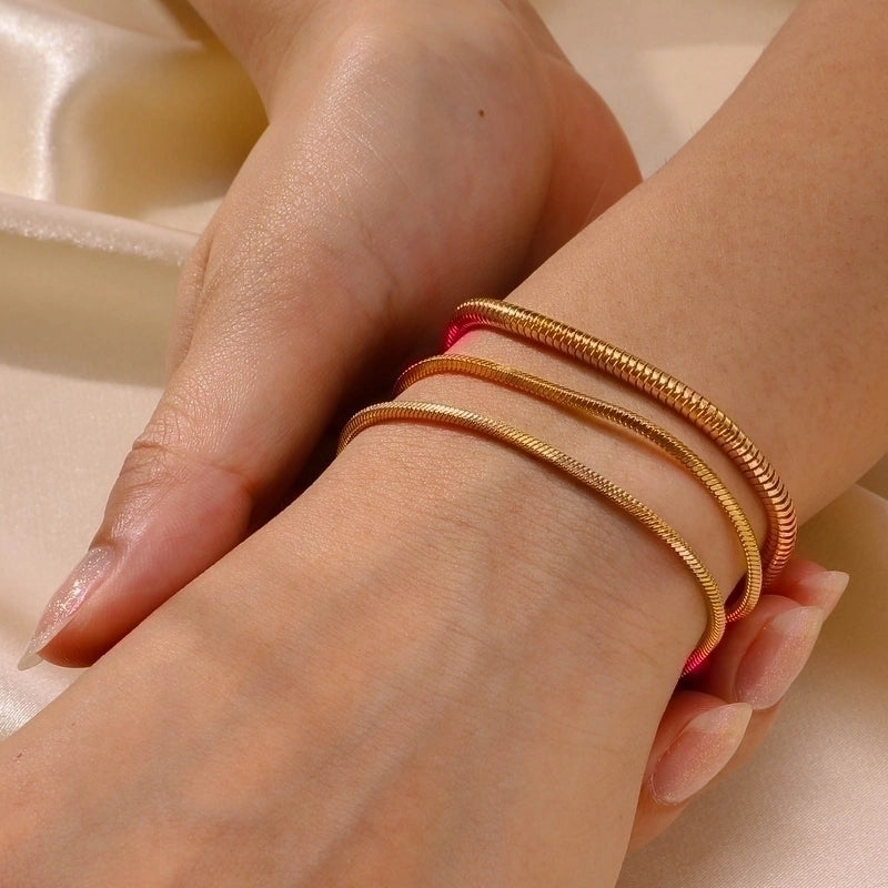 Classic Style Solid Color 304 Stainless Steel 18K Gold Plated Bracelets In Bulk