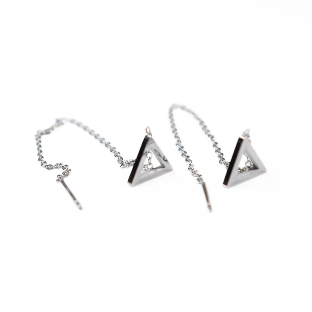 Thread through triangle chained stud - Silver