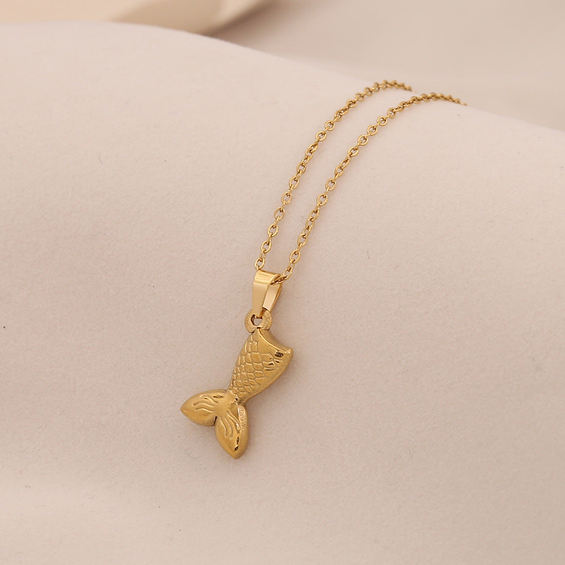Personalized Fish Stainless Steel Pendant Niche Clavicle Chain N1515