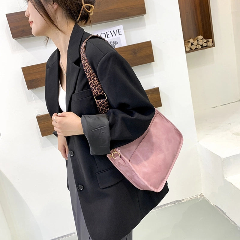 Women's Medium Pu Leather Solid Color Leopard Streetwear Zipper Crossbody Bag