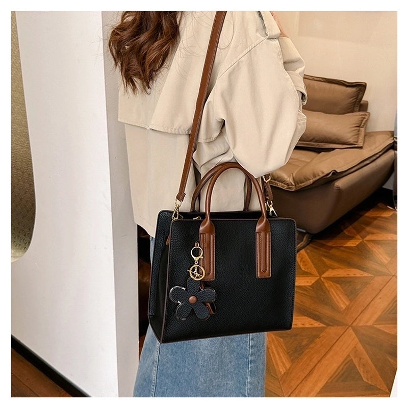 Women's Medium Pu Leather Solid Color Elegant Classic Style Zipper Crossbody Bag