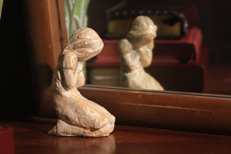 🎄Sweet Hour of Prayer. beautiful hand cast inspirational sculpture of woman praying